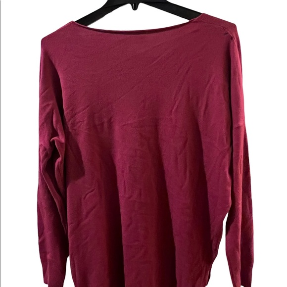 Beautiful so soft sweater by TR notes size S/M in a violet purple color - Picture 2 of 3